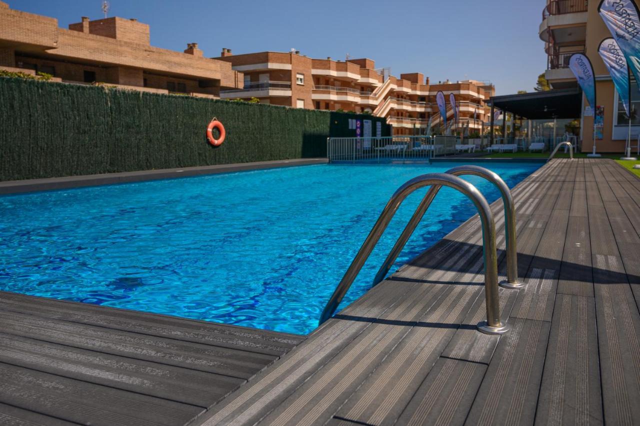Apartaments Albatros Family Салоу Екстериор снимка